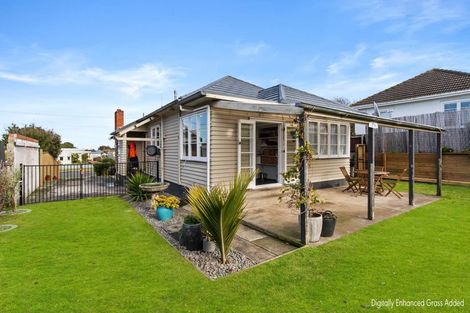 Photo of property in 110 Gonville Avenue, Gonville, Whanganui, 4501