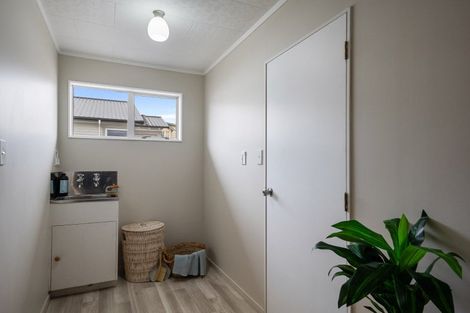 Photo of property in 50c Winchester Street, Levin, 5510