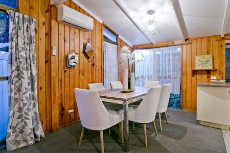 Photo of property in 69 Peach Road, Glenfield, Auckland, 0629