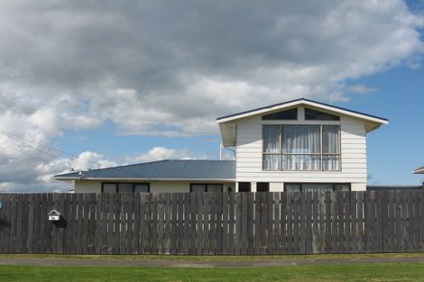 Photo of property in 94 Manuka Street, Castlecliff, Whanganui, 4501