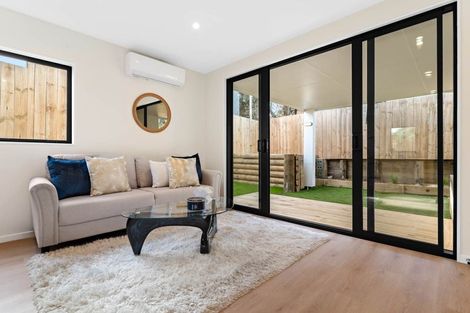 Photo of property in 3/10 Orchid Place, Te Atatu South, Auckland, 0610