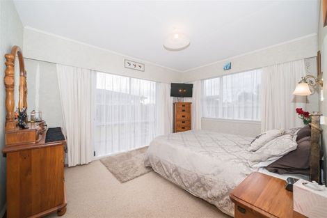 Photo of property in 14 Hollows Crescent, Takaro, Palmerston North, 4412