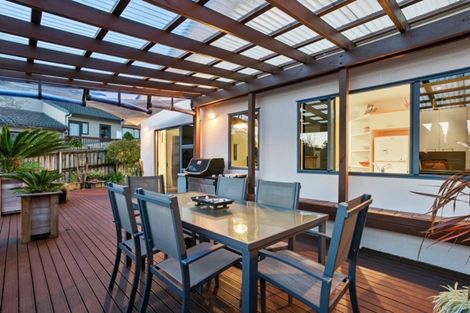 Photo of property in 4 Northcross Drive, Oteha, Auckland, 0632