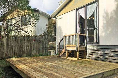 Photo of property in 2/11 Kahikatea Place, Ranui, Auckland, 0612