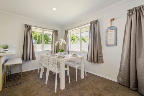 Photo of property in 19 Liddesdale Place, Papakura, 2110