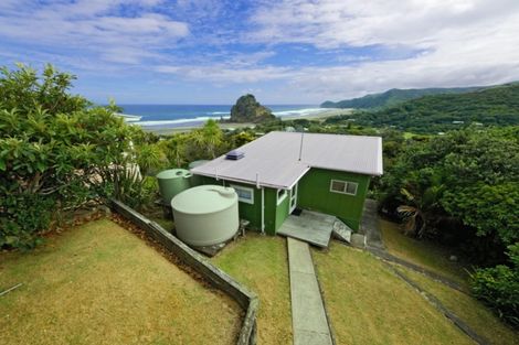 Photo of property in 25 Rayner Road, Piha, 0772