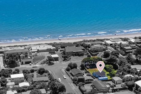 Photo of property in 116 Tutere Street, Waikanae Beach, Waikanae, 5036