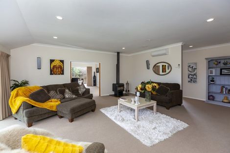 Photo of property in 2 Cascade Way, Paraparaumu, 5032