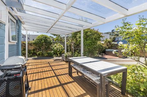 Photo of property in 31 Derwent Street, Island Bay, Wellington, 6023