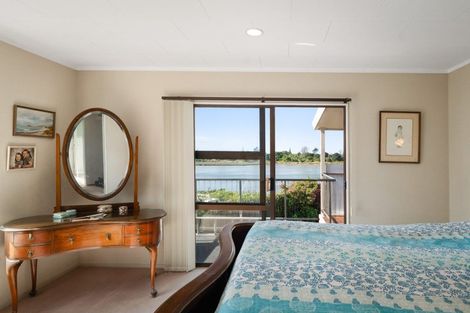 Photo of property in 16 Pohutukawa Drive, Athenree, Katikati, 3177