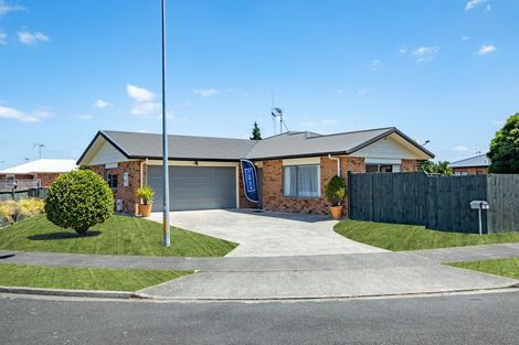 Photo of property in 15 Corsair Place, Melville, Hamilton, 3206