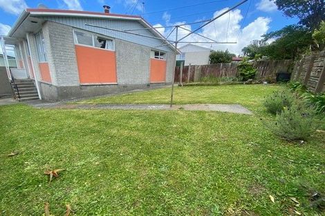 Photo of property in 6b Reese Jones Grove, Maungaraki, Lower Hutt, 5010
