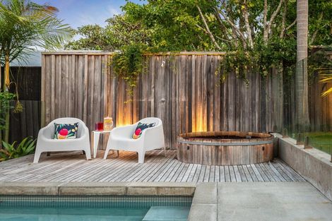 Photo of property in 28 Regina Street, Westmere, Auckland, 1022