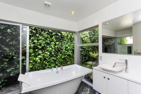 Photo of property in 67a Fulford Street, New Plymouth, 4310