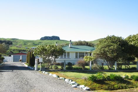 Photo of property in 23/25 Main Street, Hunterville, 4730