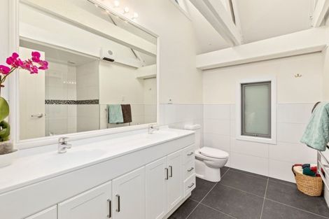 Photo of property in 13 Russo Terrace, Eastbourne, Lower Hutt, 5013