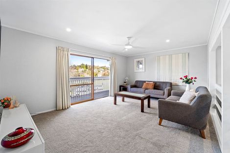 Photo of property in 2/109 Oaktree Avenue, Browns Bay, Auckland, 0630