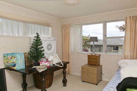 Photo of property in 17 Kinder Street, Acacia Bay, Taupo, 3330