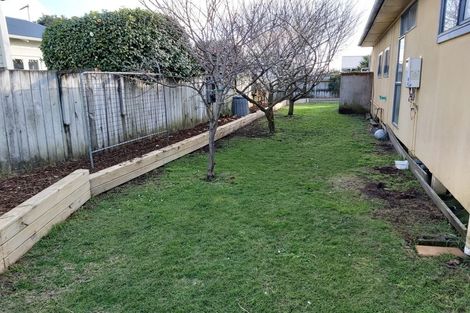 Photo of property in 58 Record Street, Fitzroy, New Plymouth, 4312