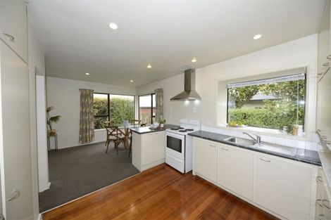Photo of property in 156 Avonhead Road, Avonhead, Christchurch, 8042