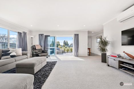 Photo of property in 12 Gardner Place, Otaki, 5512