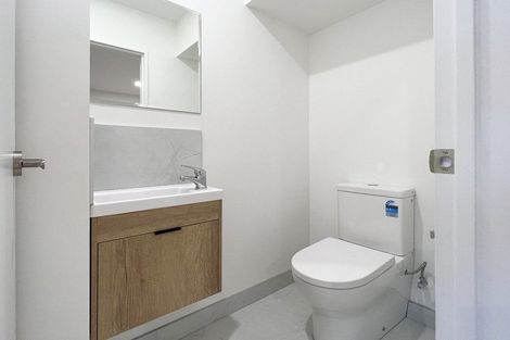 Photo of property in 4/17 Rewarewa Road, Te Atatu Peninsula, Auckland, 0610