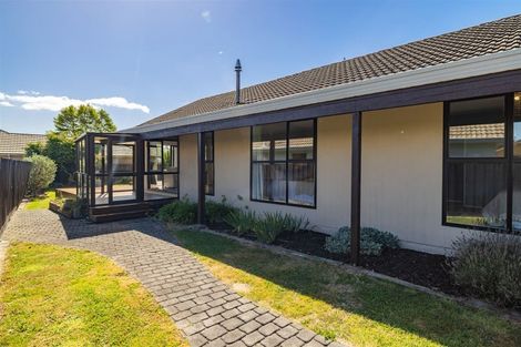 Photo of property in 20 Sawtell Place, Northcote, Christchurch, 8052