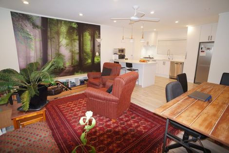 Photo of property in 2/4210a Great North Road, Glendene, Auckland, 0602