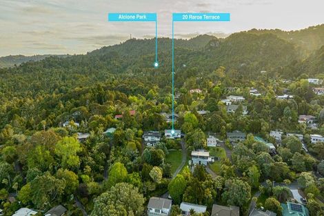 Photo of property in 20 Raroa Terrace, Waiatarua, Auckland, 0604