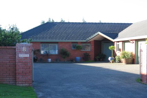 Photo of property in 8 Patsy O'hara Place, Swanson, Auckland, 0612