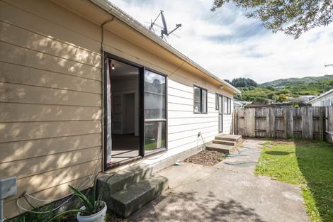 Photo of property in 1/29 Findlay Street, Tawa, Wellington, 5028