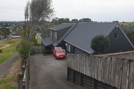 Photo of property in 1/186 East Coast Road, Forrest Hill, Auckland, 0620