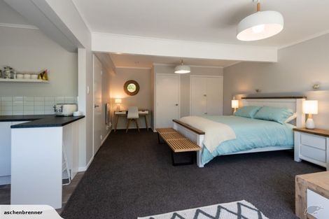 Photo of property in 10 Maybury Way, Island Bay, Wellington, 6023