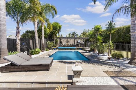 Photo of property in 21 Fratley Avenue, Farm Cove, Auckland, 2012