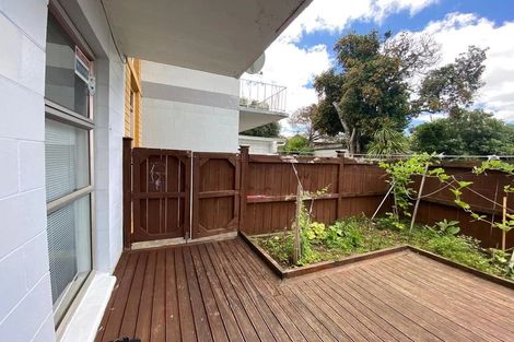 Photo of property in 6/12 Arabi Street, Sandringham, Auckland, 1041