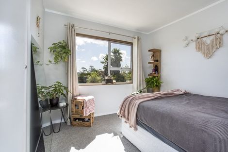 Photo of property in 12 Makiri Street, Helensville, 0800