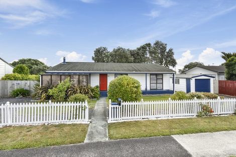 Photo of property in 12 Seaward Place, Wattle Downs, Auckland, 2103