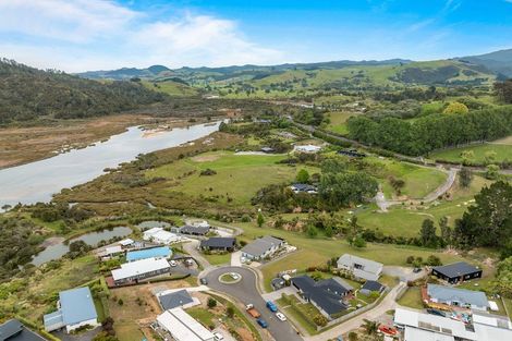 Photo of property in 135 Rangituia Street, Whangamata, 3691