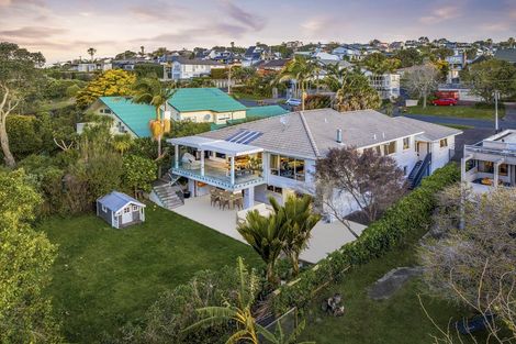 Photo of property in 9 Sandown Road, Rothesay Bay, Auckland, 0630