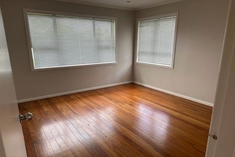 Photo of property in 5 Edgerton Road, Te Atatu Peninsula, Auckland, 0610