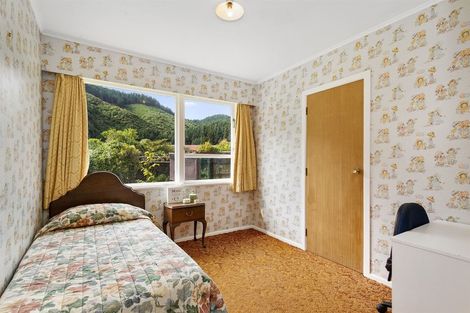 Photo of property in 10 Peckham Grove, Tawa, Wellington, 5028