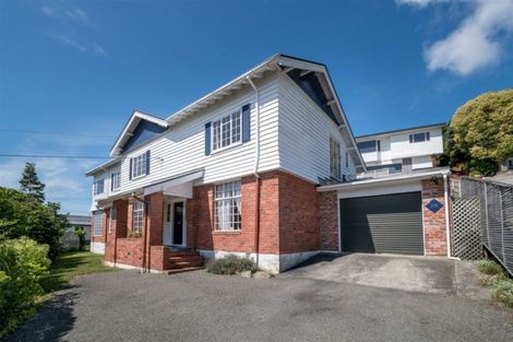 Photo of property in 118 Wellington Street, Picton, 7220