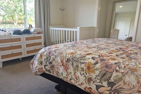 Photo of property in 6 Cosgrove Rise, Riverstone Terraces, Upper Hutt, 5018