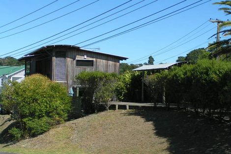Photo of property in 9b Council Terrace, Northcote Point, Auckland, 0627