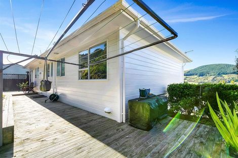 Photo of property in 56 Fyvie Avenue, Tawa, Wellington, 5028