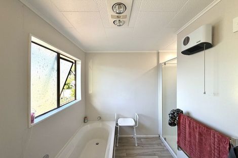 Photo of property in 34 Gemstone Drive, Birchville, Upper Hutt, 5018