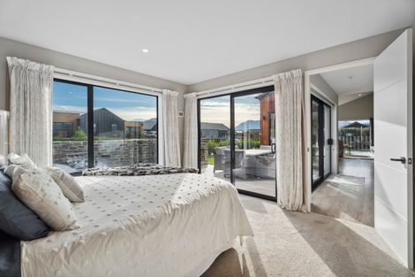 Photo of property in 32 Mount Nicholas Avenue, Wanaka, 9305