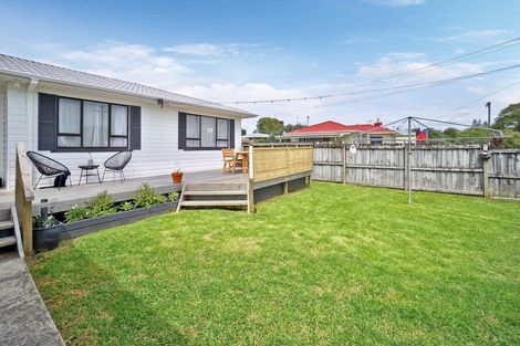 Photo of property in 12 Lee Street, Te Puke, 3119