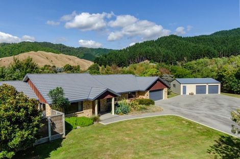 Photo of property in 62 Mahaki Road, Nikau Valley, Paraparaumu, 5032