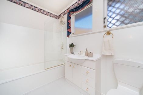 Photo of property in 11 Parkland Crescent, Terrace End, Palmerston North, 4410